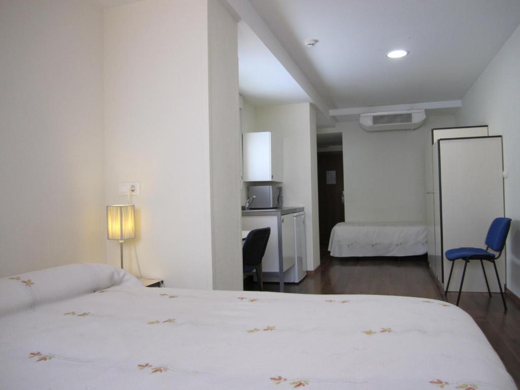 Hostal El Estudio Almansa Habitación foto